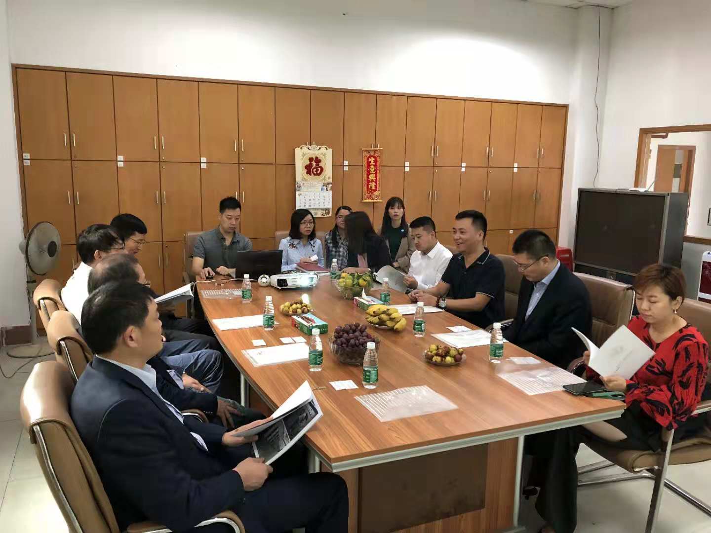 港华燃气集团领导与佛山洁机皇合作