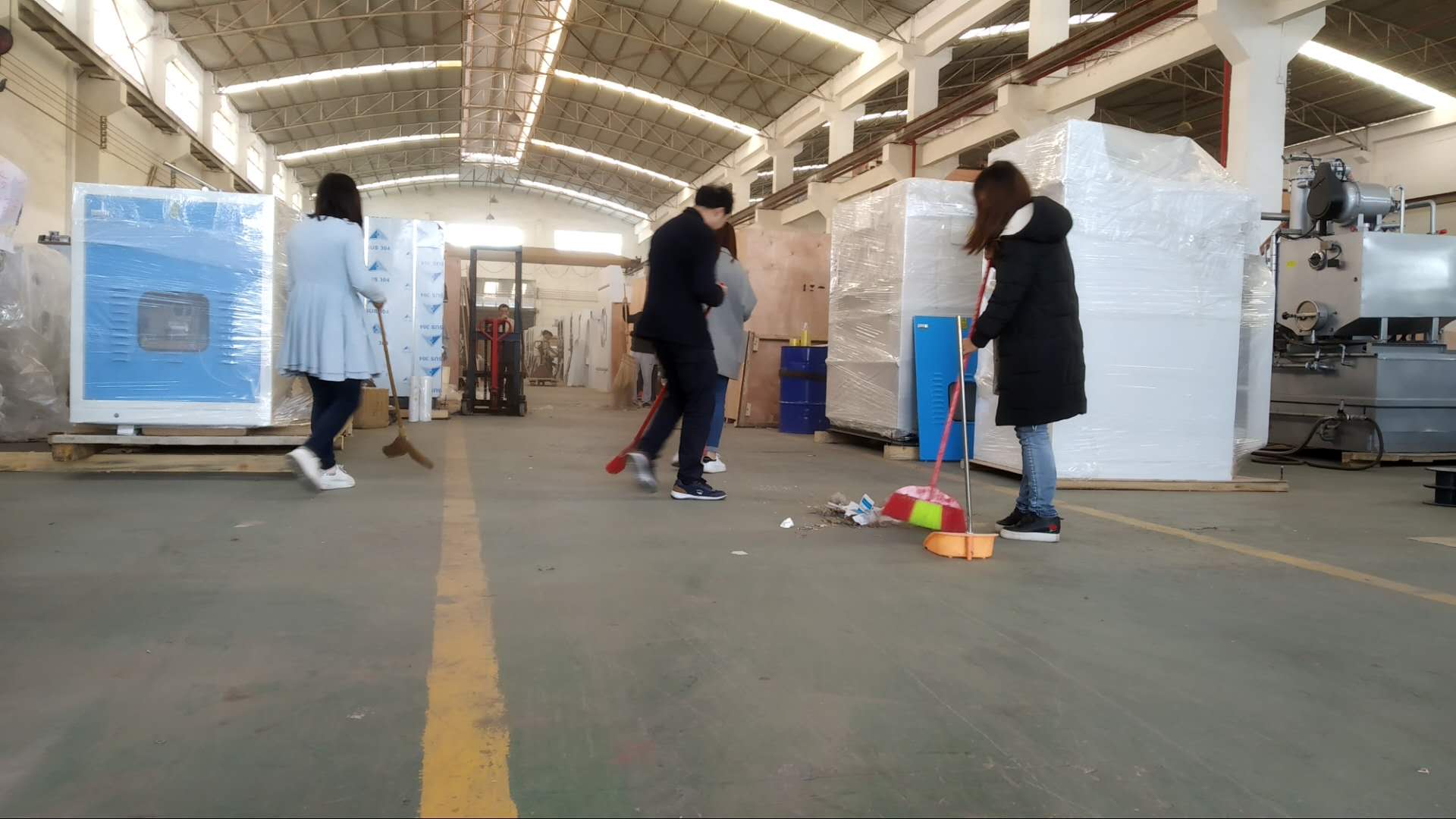 佛山洁机皇员工大扫除